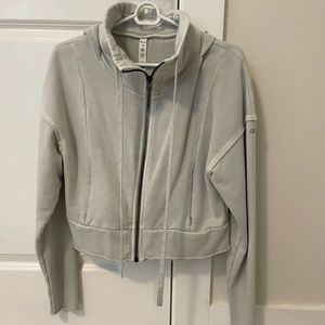ALO Yoga Zip-up sweatshirt. Crop style. XS